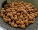 Foto del paso 2 de la receta: Ensalada de garbanzos con langostinos y mejillones