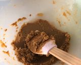Hình bước làm 1 của món Bánh quy dâu rừng - chocolate trắng và bánh quy chocolate đen