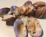 Foto del paso 5 de la receta: Almejas chilenas abiertas con cerveza