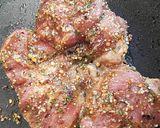 รูปขั้นตอนการทำที่ 3 ของ หมูย่างรสลาบ