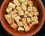 Foto del paso 4 de la receta: Picatostes integrales con sésamo negro en freidora de aire