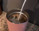Foto del paso 4 de la receta: Café helado (fácil y sencillo)💜