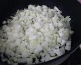 A picture of step 2 of Black Pepper Ground Beef with Onions.