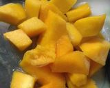 Foto langkah ke 2 dari resep Manggo Lemon Sorbet Ala Agnes.