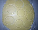 A picture of step 3 of Cookies pie.