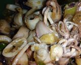 Foto langkah ke 5 dari resep Cumi Asin Pedas.