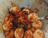 Foto langkah ke 2 dari resep Telur kentang balado.