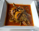 Foto del paso 6 de la receta: Sopa de nopales y hongos con guajillo