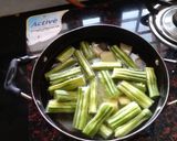 A picture of step 1 of Drumstick Curry.