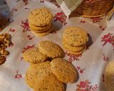 A picture of step 6 of Butter Cookies with Walnuts and Sesame.