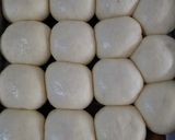 Foto langkah ke 6 dari resep Hybrid Butter Rolls.