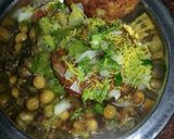 A picture of step 4 of Safed matar masala.