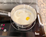 Foto del paso 3 de la receta: Pastel con crema y fresas en almíbar
