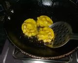 A picture of step 5 of Peanut Fritters.