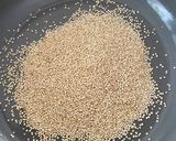 A picture of step 1 of Quinoa and almonds brittle.