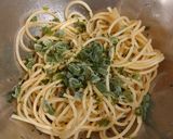 Une image de l'étape 2 de Spaghettis aux sardines (ramen de sardines).