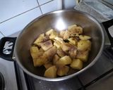 Une image de l'étape 3 de Pommes de terre sautées piquant.