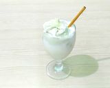 Foto langkah ke 4 dari resep Dalgona Milo vs Matcha Latte.