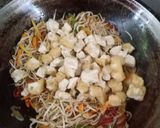 Foto langkah ke 4 dari resep Tumis Tahu Kecambah Sederhana.