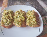 Foto del paso 1 de la receta: Tostada de pan de ajo con ensalada mixta de guacamole