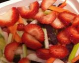 Foto del paso 2 de la receta: Ensalada verduras, fruta y pollo