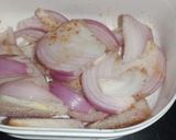 A picture of step 2 of Masala onion.