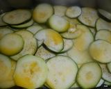 Görög cukkinis tojáslepény recept fázis 1 fotója