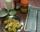 A picture of step 1 of Banana shake.