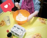 Foto del paso 3 de la receta: Bizcochuelo de manzana fácil 🍎