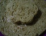 Foto langkah ke 5 dari resep Mie instan cake.