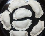 Foto del paso 4 de la receta: Empanadas de atún con tomate y queso