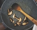 A picture of step 2 of Mushroom and Eggs Congee.