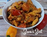 A picture of step 4 of Chicken Jalfrezi.