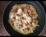 Foto langkah ke 3 dari resep Pizza nasi teflon.