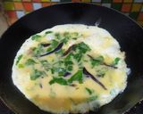 Foto langkah ke 6 dari resep Omelette Bayam Jamur Kuping - MPASI 12m+.