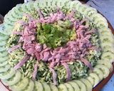 Une image de l'étape 8 de Salade de courgettes et concombre, jambon blanc, sucrine et ail noir.