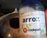 Foto del paso 3 de la receta: Pulpitos con cebolla dorada y acompañamiento (arroz)