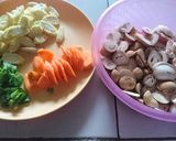 Foto langkah ke 1 dari resep Tumis jamur ceria.
