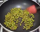 A picture of step 3 of Roasted Green Peas.