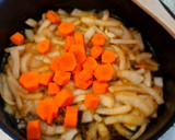 Foto del paso 3 de la receta: Carrilleras en salsa de calabaza y setas