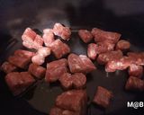 Une image de l'étape 2 de Chipolatas et légumes en cocotte au Cook Expert.