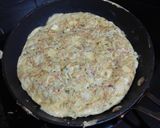 Foto del paso 4 de la receta: Tortilla de papas con pata asada y cilantro