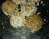 A picture of step 5 of Oats water chestnuts tikki.