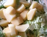 Kelkáposztafőzelék húsgombóccal recept fázis 2 fotója