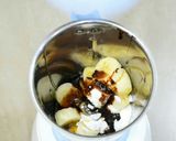 A picture of step 2 of Banana chocolate milkshake.
