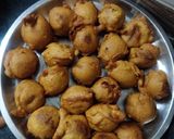 A picture of step 6 of Vada pav.