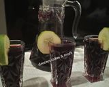 A picture of step 2 of Hibiscus tiara drink.