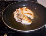 Foto del paso 3 de la receta: Pechuga de pollo con salsa de manzana