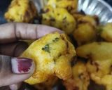 A picture of step 5 of Crispy Urad dal Vada.