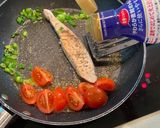 A picture of step 5 of Seared salmon with butter and soy sauce - Japanese style.